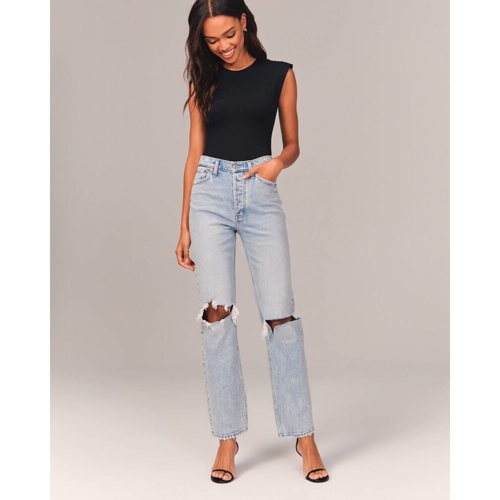 Abercrombie & Fitch •26/ 2 R• The Dad High Rise Jeans Blue Blown Out Knee Light